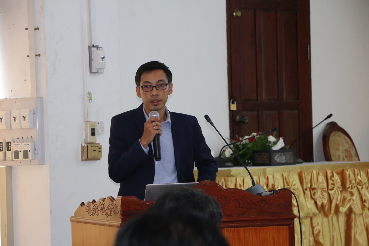 ກອງປະຊຸມສຳມະນາແລກປ່ຽນບົດຮຽນກ່ຽວກັບ ການຫັນເປັນລັດຖະບານດິຈິຕອນ ຢູ່ ສ ...